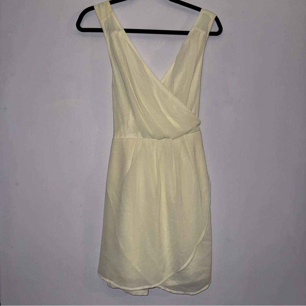 The mint Julep boutique CALS dress size large Ivory New with Tags